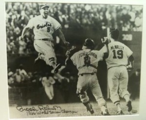 Sports mem Brooks Robinson photo low rez